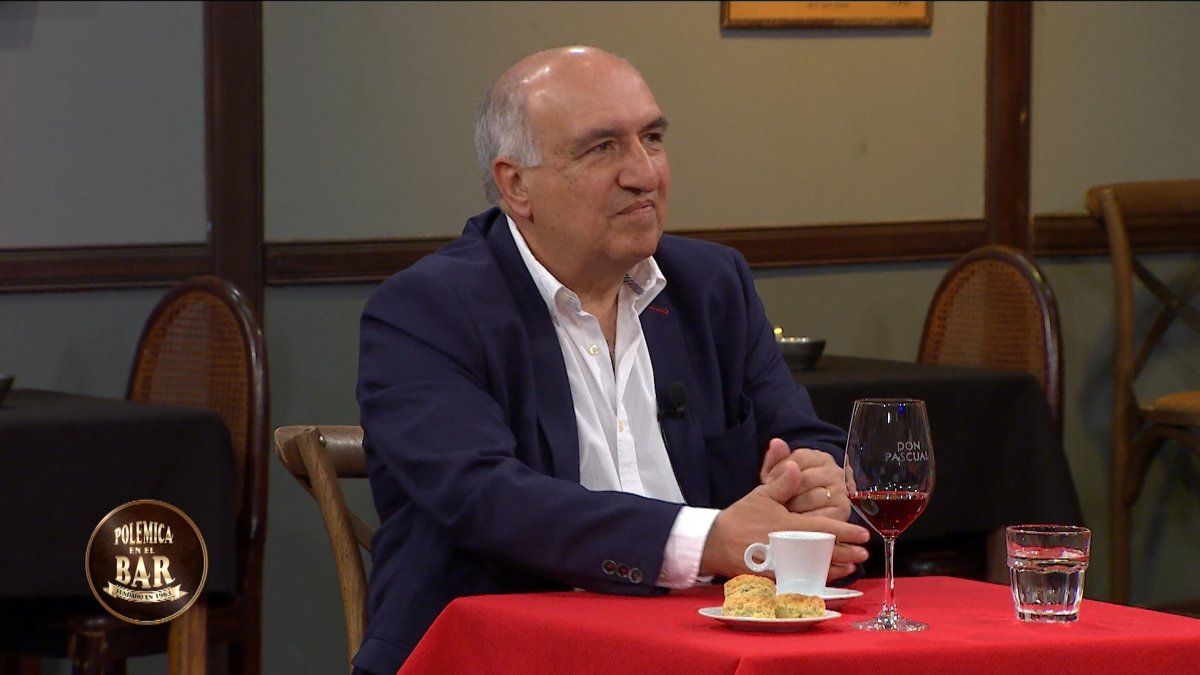 ¡Guillermo Domenech en POLÉMICA EN EL BAR!